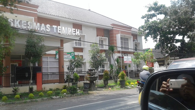 Foto Outlet Puskesmas Tempeh di Padang, Lumajang