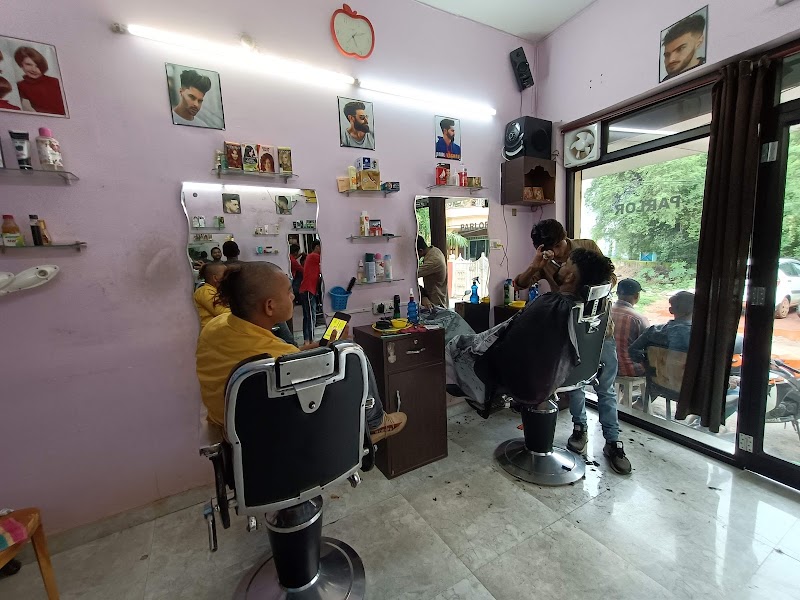 Men’s haircut in Bilaspur