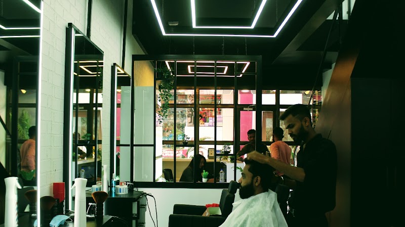 Men’s haircut in Latur