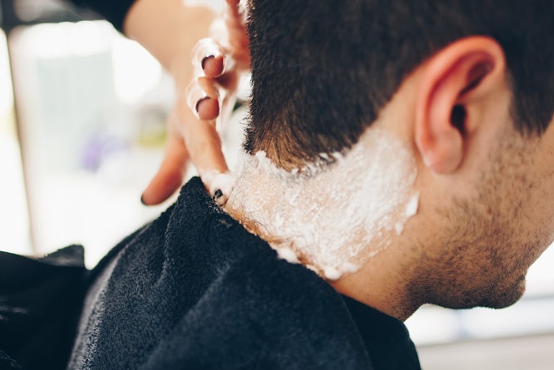 Men's haircut in Milwaukee WI