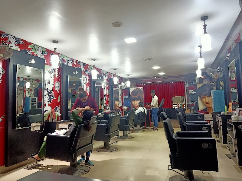 Men’s haircut in Moradabad