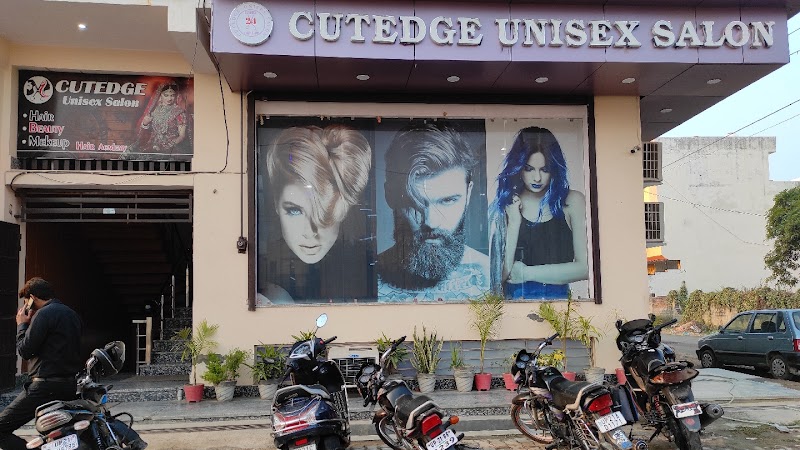 Men’s haircut in Moradabad