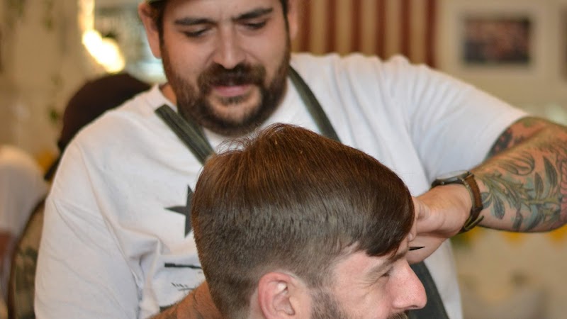 Men's haircut in Oakland CA
