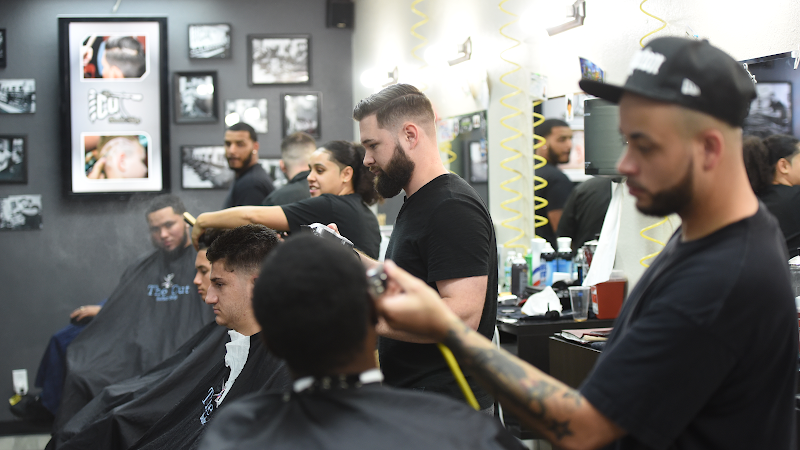 Men's haircut in Tampa FL