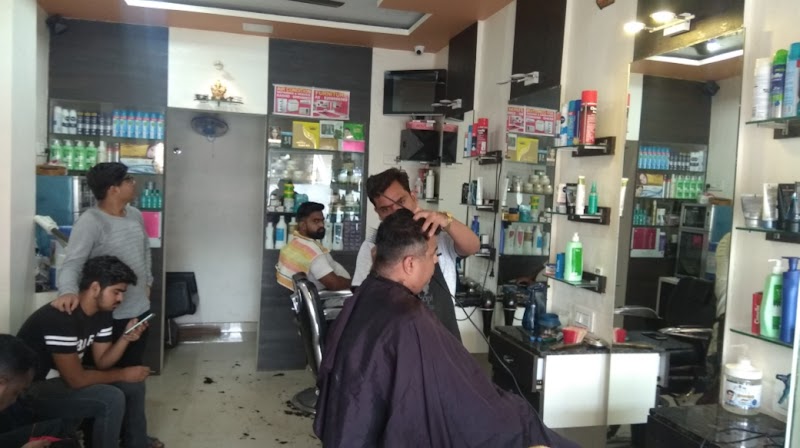 Men’s haircut in Ulhasnagar