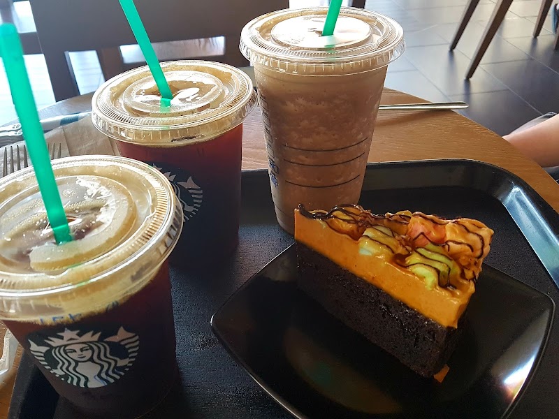 2 Starbucks Mahkota Parade in Malacca