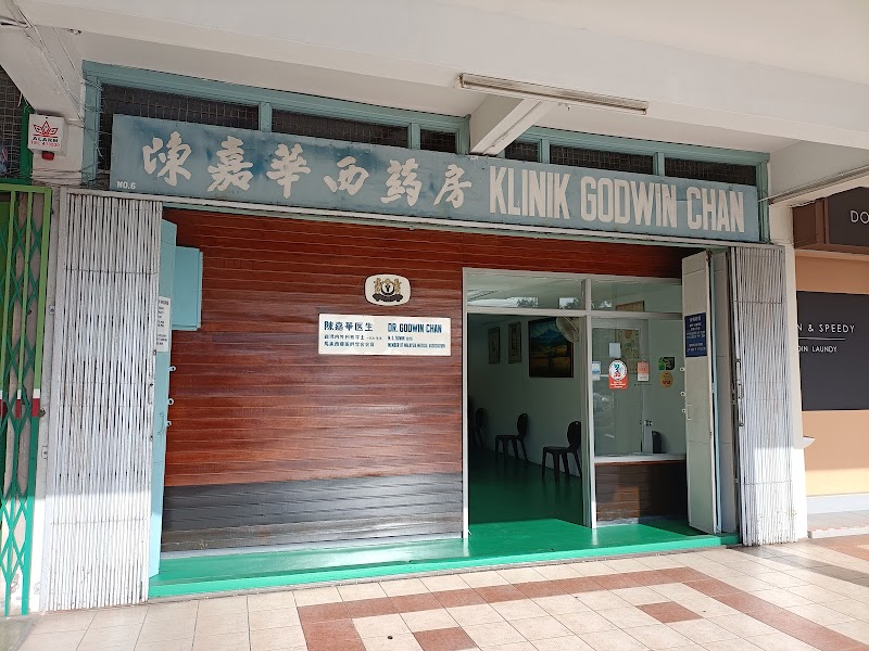 Klinik (2) in Kuching