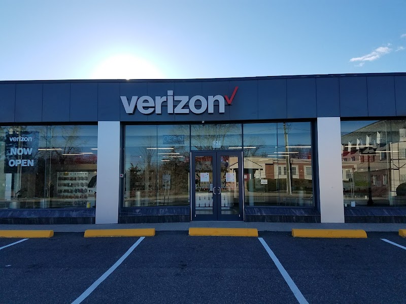 Verizon (2) in Hartford CT