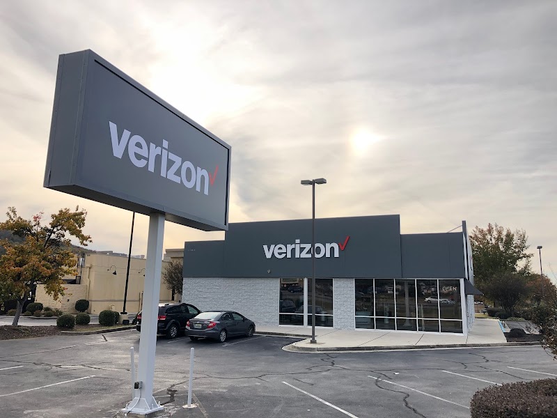 Verizon (2) in Huntsville AL