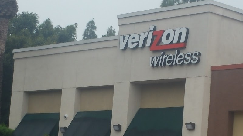 Verizon (2) in Long Beach CA