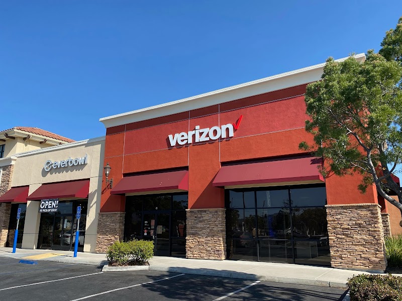 Verizon (2) in Murrieta CA