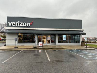 Verizon (2) in Norfolk VA