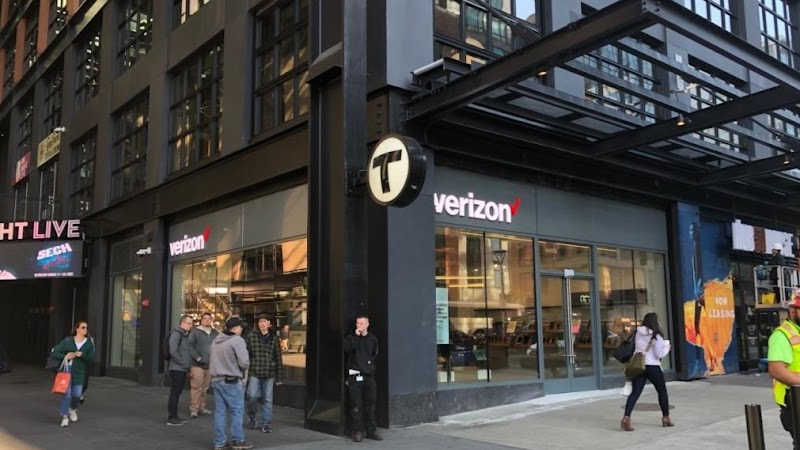 Verizon (3) in Boston MA