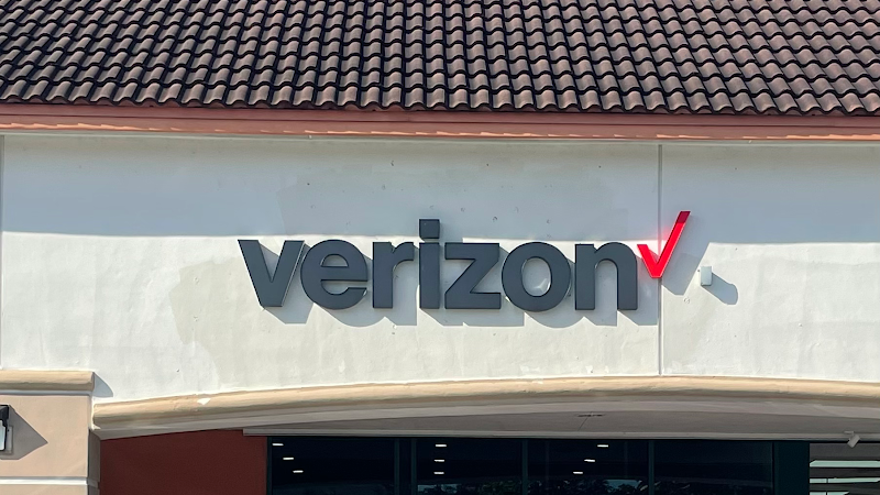 Verizon (3) in Miami FL