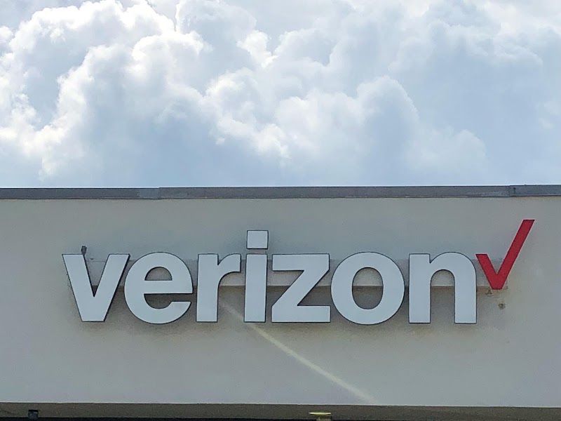 Verizon (3) in Pensacola FL