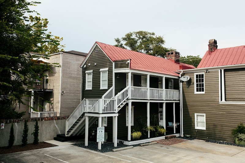 Airbnb (3) in Charleston SC, USA