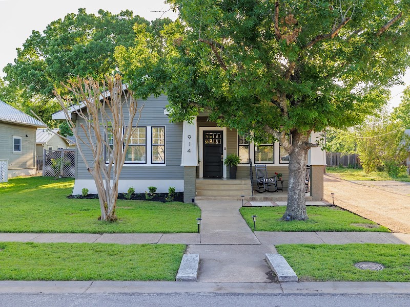 Airbnb (3) in Georgetown TX, USA