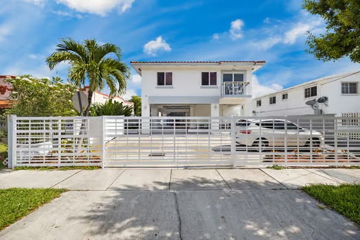 Airbnb (3) in Miami FL, USA