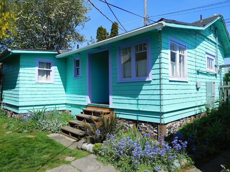 Airbnb (3) in Seattle WA, USA