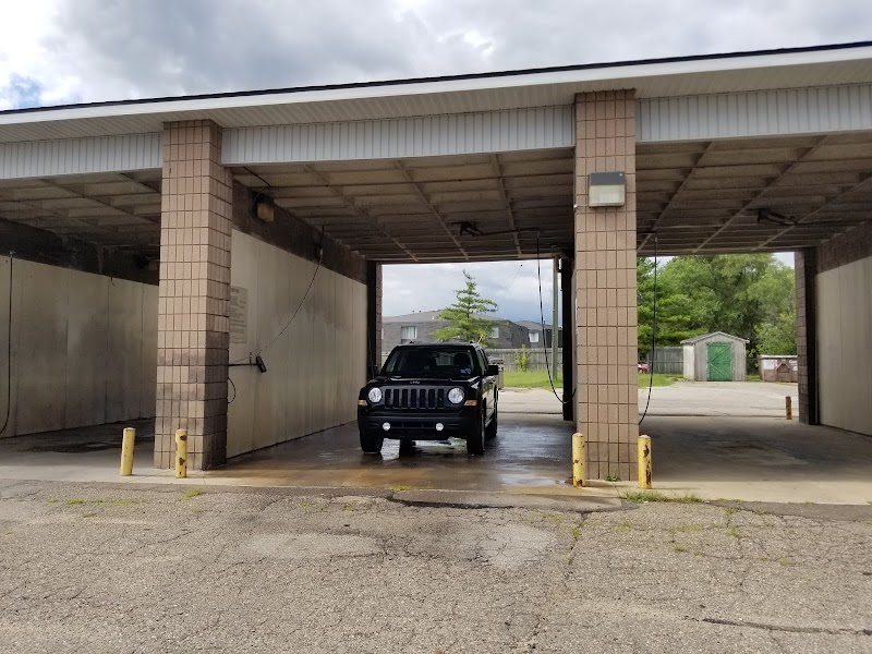 Self Car Wash (2) in Lansing MI, USA