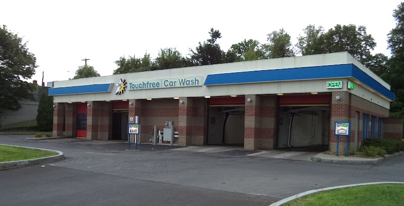 Self Car Wash (3) in Syracuse NY, USA
