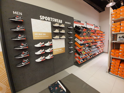 Nike Changi City Point (factory Outlet Store), 5 Changi Business Park Central 1, #02 31 32 33 34
