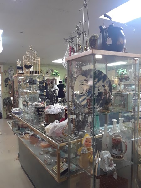 Antiques & Treasures Shop