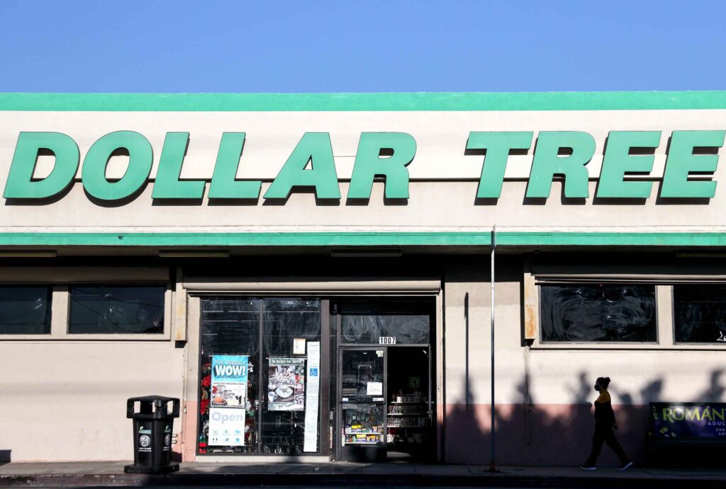 When Dollar Tree Closes And Open 1