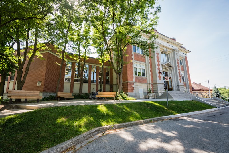 The 7 Largest Notary Public Services in Stratford